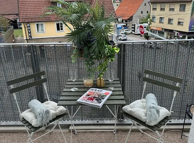 Stilvolles Und Modernes Appartement Mit Sonnigem Balkon In Flughafen- Und Messenaehe 31